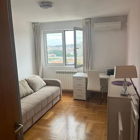 Lux 7 Apartamento *